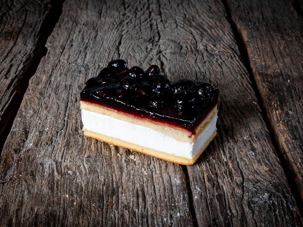 Gluten- en lactosevrij bosvruchten gebak