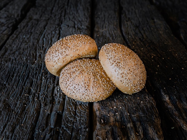 Harde broodjes sesam wit