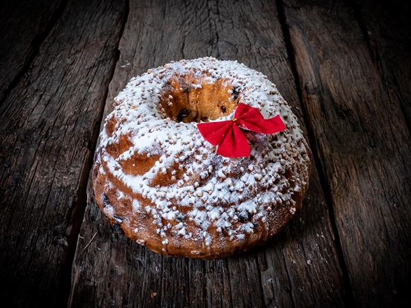 Kerst tulband krentenbrood met spijs